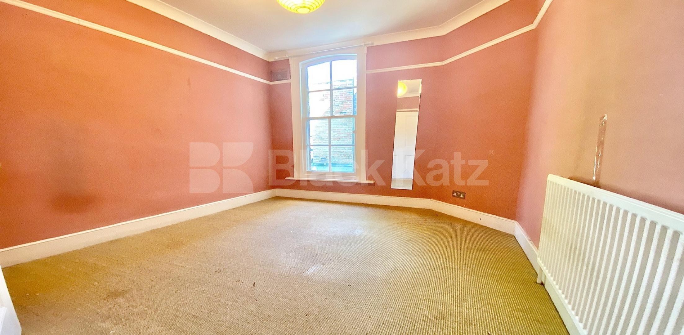 			VIRTUAL TOUR AVAILABLE!, 2 Bedroom, 1 bath, 1 reception Flat			 Barnard Hill, Muswell Hill